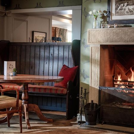 Hotel The Millstone, Mellor à Blackburn  Extérieur photo The interior of the pub