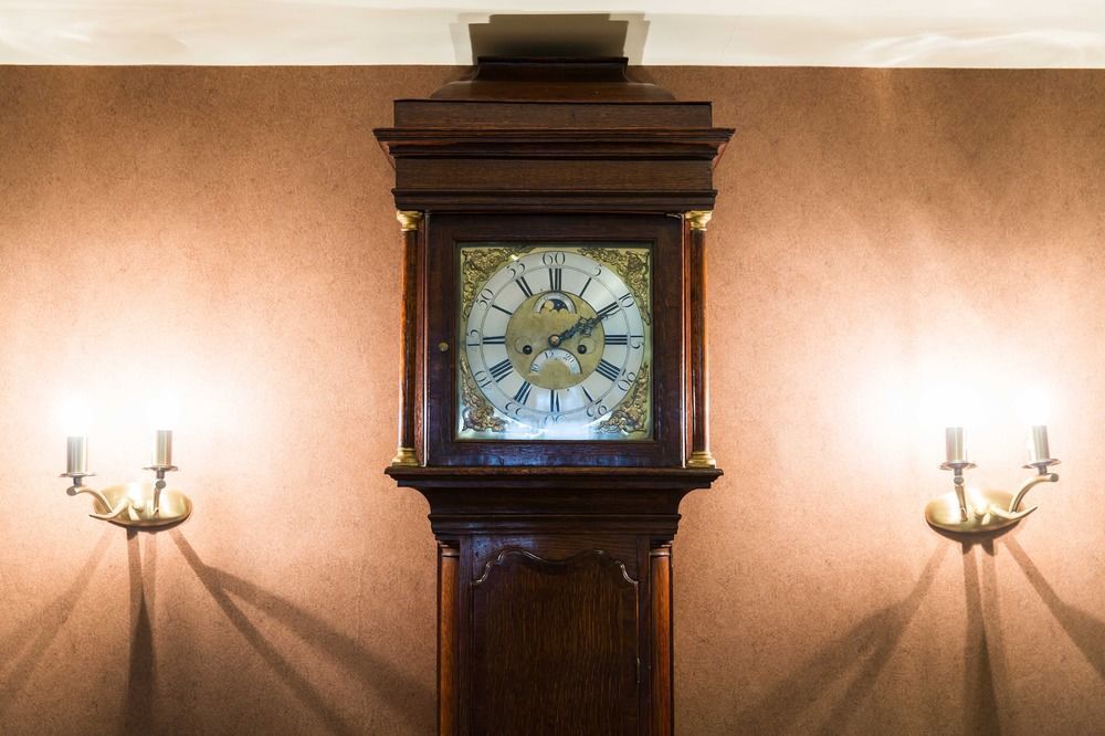 Hotel The Millstone, Mellor à Blackburn  Extérieur photo The Longcase Clock